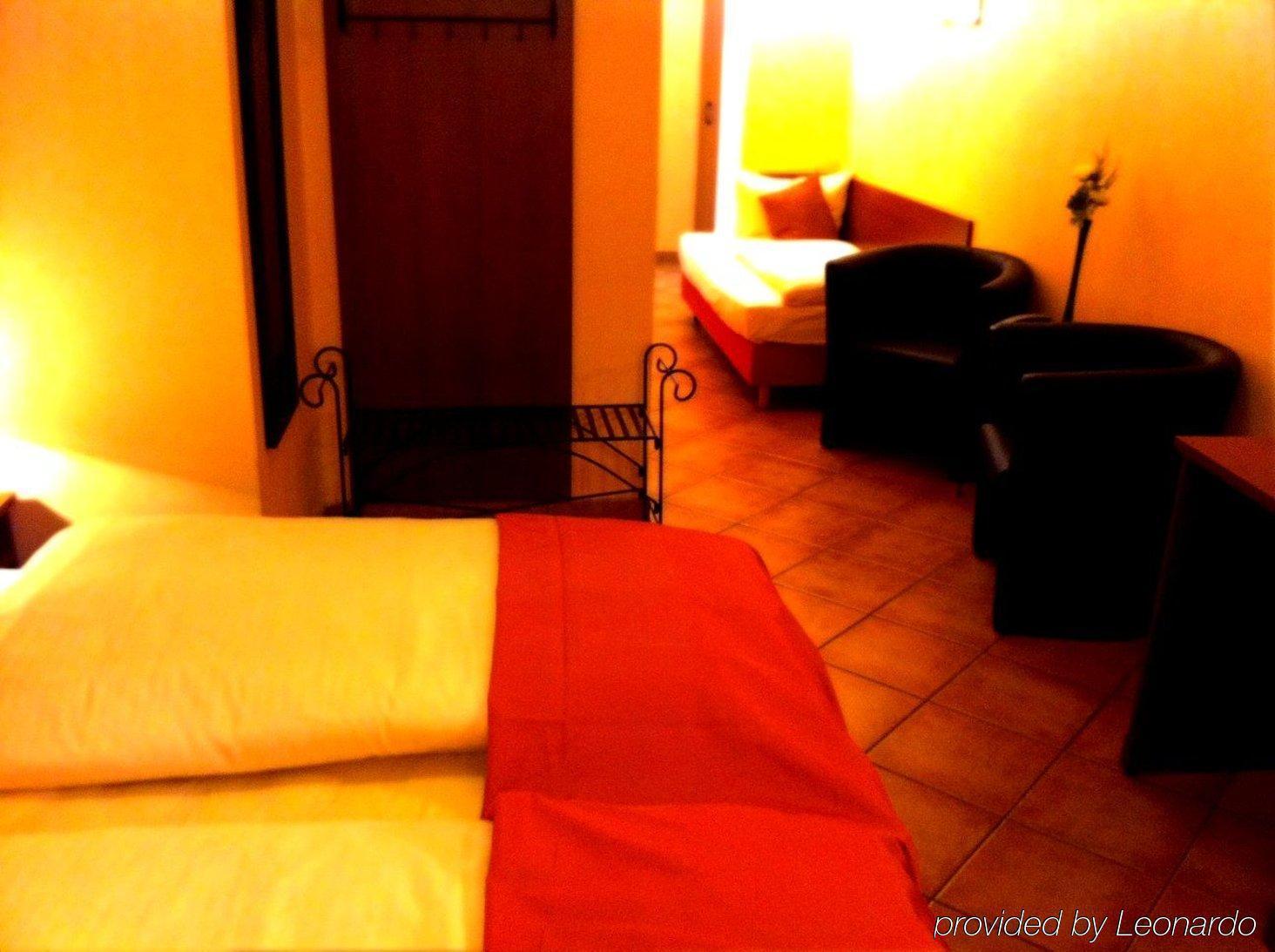 City Hotel West Frankfurt am Main Phòng bức ảnh