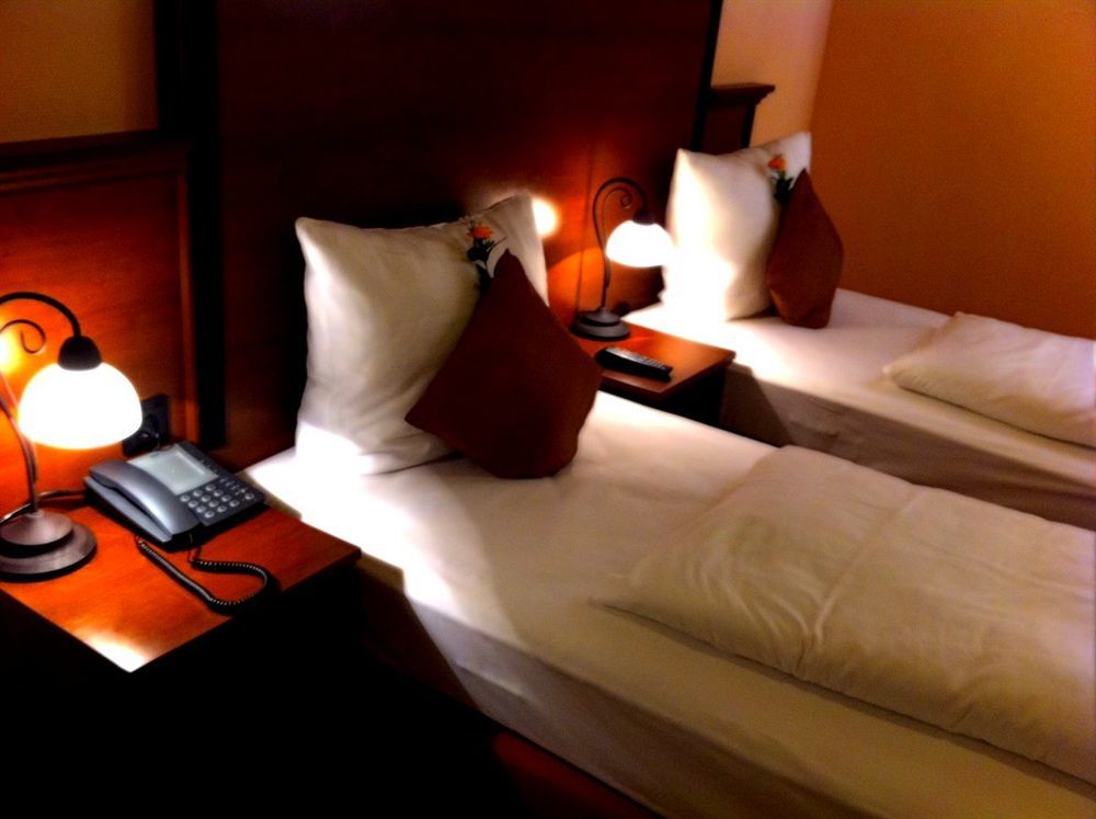 City Hotel West Frankfurt am Main Ngoại thất bức ảnh