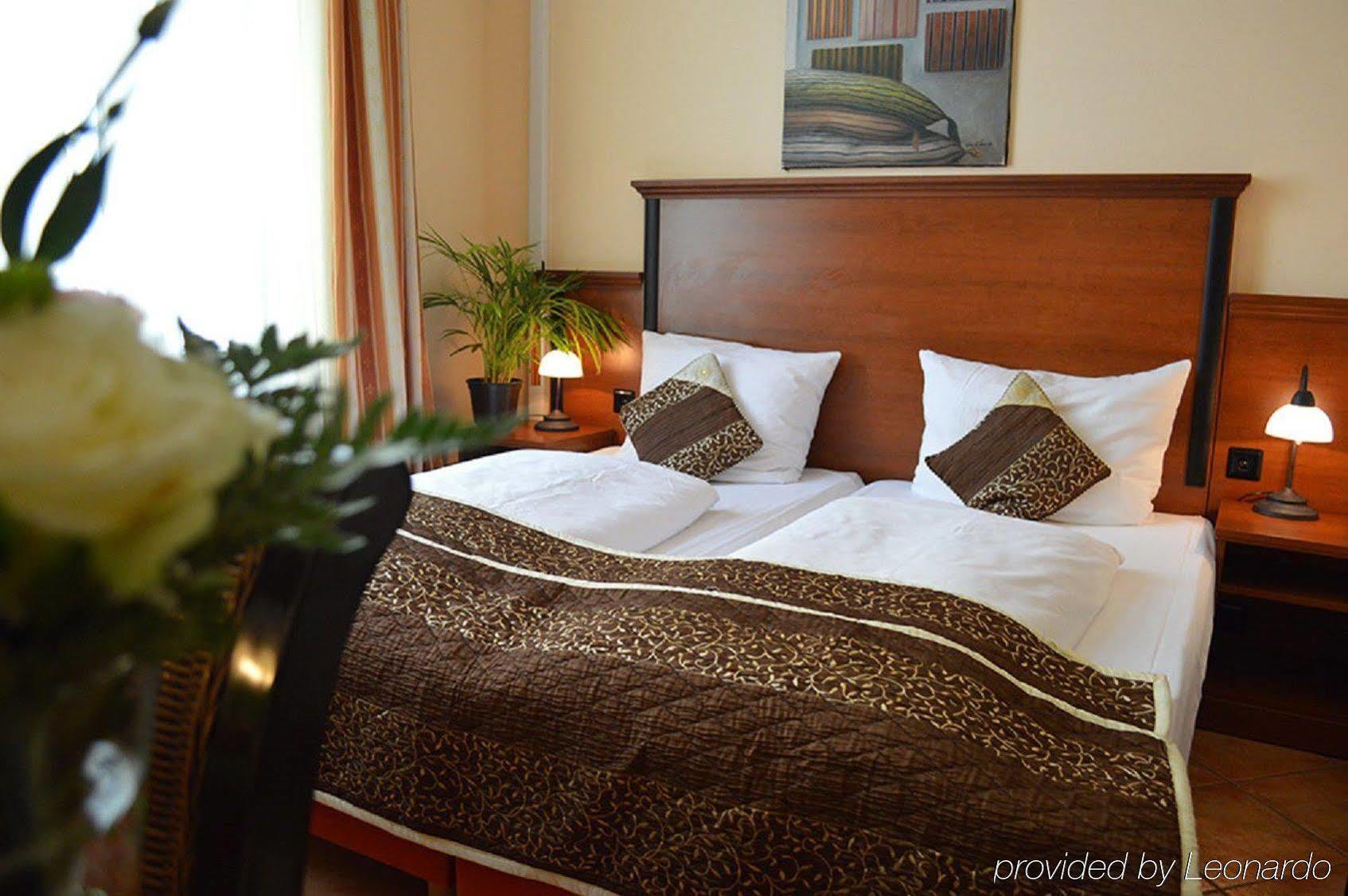 City Hotel West Frankfurt am Main Ngoại thất bức ảnh